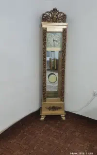 بوفه و ساعت ایستاده