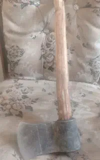 تبر دست ساز