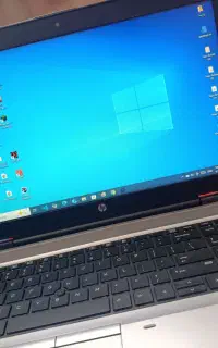Lap top hp سالم و در حد نو