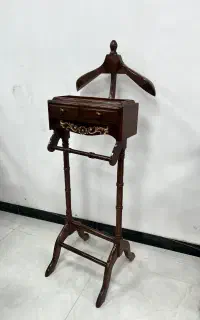 مبلمان اداری استند کت و شلوار و آویز کت و شلوار