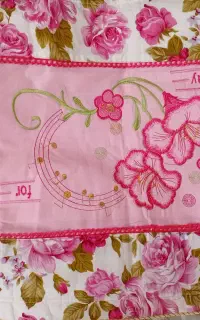 روی متکا جهیزیه عروس