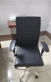 صندلی کارمندی چرخدار