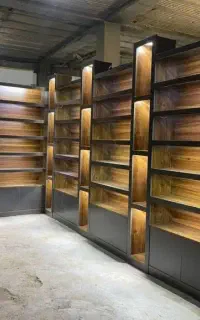 دکور مغازه ویترین قفسه دکور داروخانه