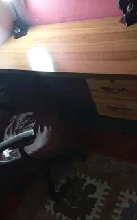 میز و صندلی در حد نو