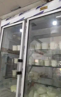 همکار وارد برای کار آبمیوه بستنی