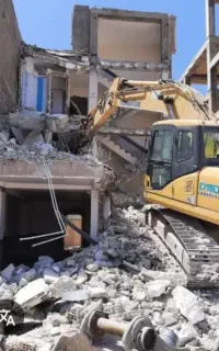 تخریب ساختمان مسکونی با دستگاه و کارگر ماهر