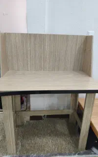 میز تحریر و کامپیوتر