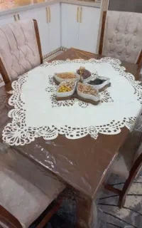 میز ناهار خوری چهارنفره نو وسالم مناسب جهیزیه