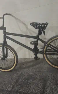 دوچرخه BMX لاستیک مکسیس