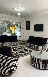 مبل۷نفره همراه بامیزغذاخوری