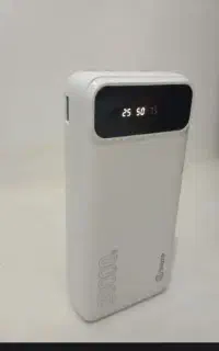 پاور بانک ۲۰هزار به همراه ۴ کابل و سه خروجی
