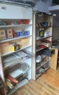 کمد کتابخانه سالم بدون مشکل
