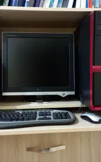 کامپیوتر کامل شامل کیس،مانیتور،کیبورد،موس ،بلندگو