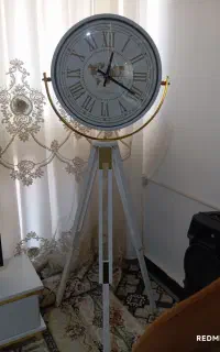 ساعت ایستاده