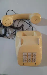 تلفن رو میزی