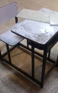 میز تحریر دانش آموز سالم و تمیز