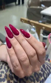 خدمات کاشت ناخن و مژه با 50درصد تخفیف ویژه