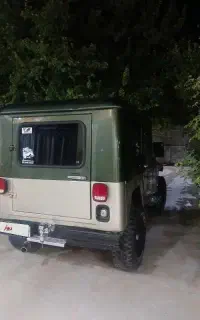 ماشین جیپ