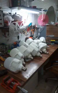 تعمیرات لامپ و پرژکتور و چراغ شارژی احمدی