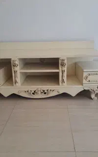 میز تلویزیون سلطنتی