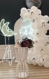 بادکنک آرایی و دیزاین تولد و گل ارایی