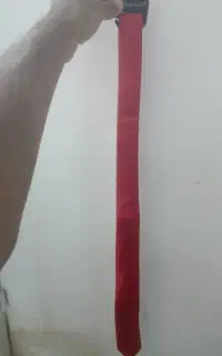 یک جفت کراوات سرخ