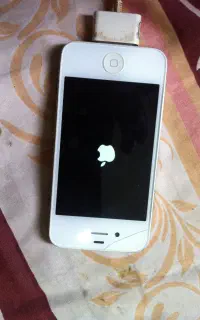 آیفون 4s معیوب