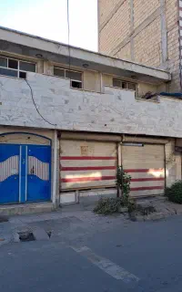مغازه در باغ معروف بر خیابان