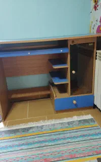 میز تحریر وکامپیوتر