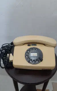 تلفن قدیمی