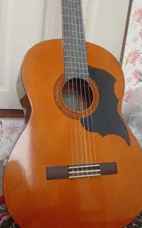 گیتار Yamaha C40 + هارد کیس و زیرپایی