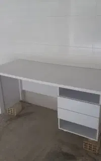 میز اداری و تحریر