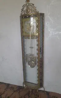 ساعت  ایستاده برنزی