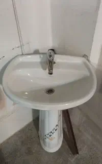 روشوئی پایه دار به همراه شیر اهرمی