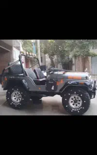 جیپ آمریکایی ۶ سیلندر ۴۲۰۰ سی سی عروسک