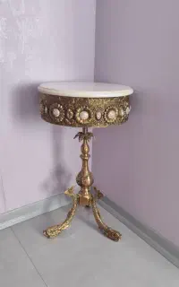میز برنز بسیارزیبا