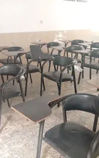 صندلی دانش آموزی دسته دار نشیمن چرم