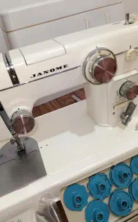 چرخ خیاطی ژاپنی ژانومه۸۰۲ سری اول اصلی آکبند