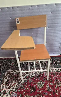 صندلی دانشجویی