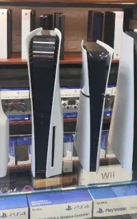PS5 دیجیتال و دیسک خور