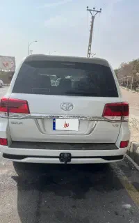 لندکروز مدل ۲۰۱۷ پلاک موقت منطقه ازاد ارس