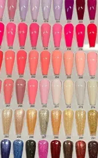 مدل برای کاشت ناخن زیر نظر مربی