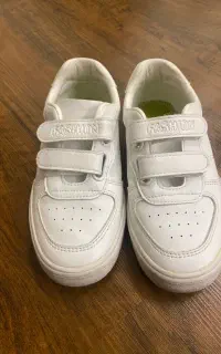 کفش بچه گانه سفید