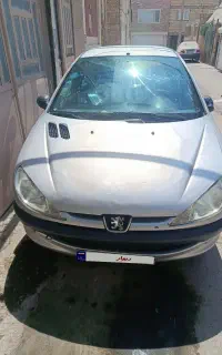 پژو206نقره ای