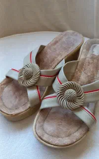 دمپایی روفرشی