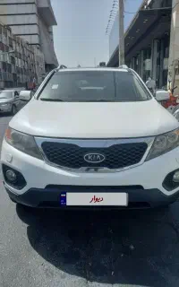 سورنتو مدل ۲۰۱۱ در حد ۷ نفره فول ۶ سیلندر