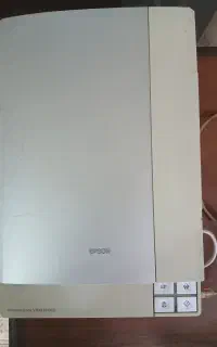 اسکنر اپسن مدل V 100