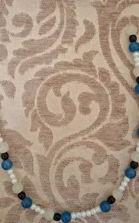 گردنبند آبی نو و تمیز