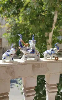 سه عدد مجسمه طلا کوب