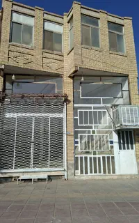 ۷۰ متر تجاری دو نبش با زیر زمین بلوار دهه فجر